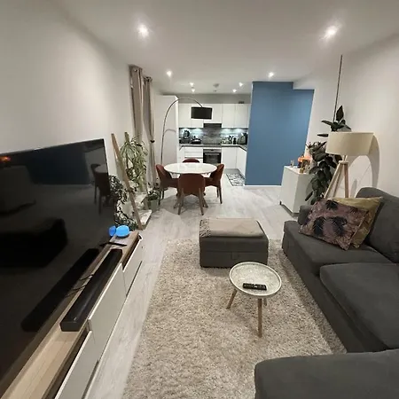 Wonderful En-Suite Bedroom - Stay With Bruno Hounslow Exterior photo