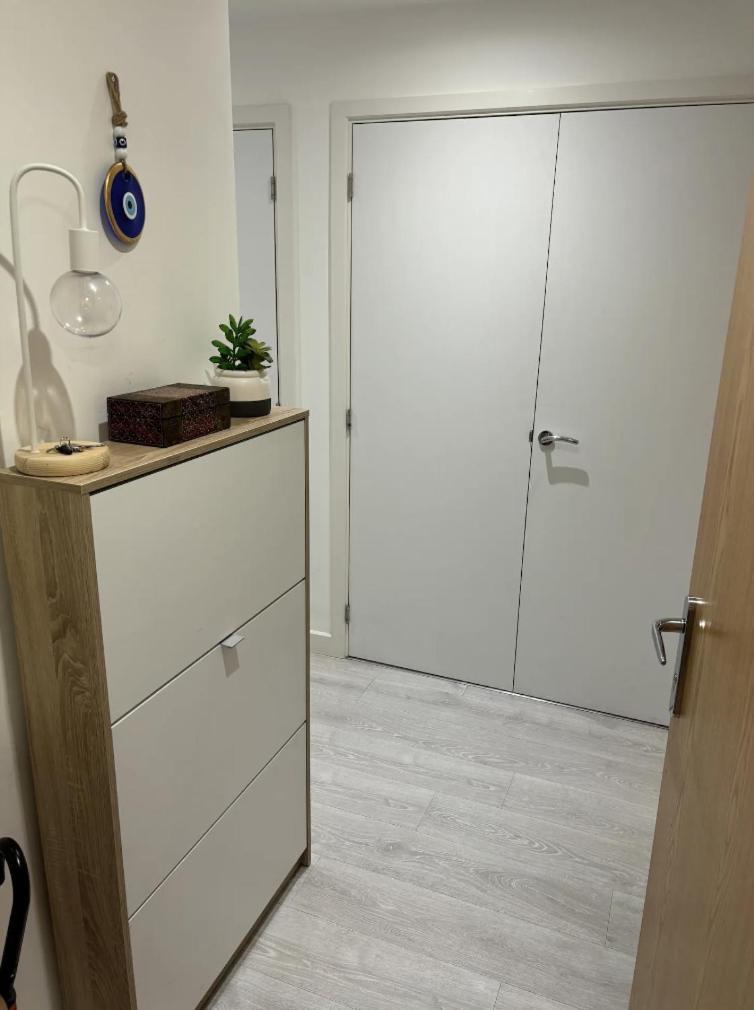 Wonderful En-suite Bedroom - With Bruno Hounslow