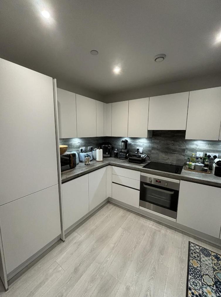 Wonderful En-suite Bedroom - With Bruno * Hounslow